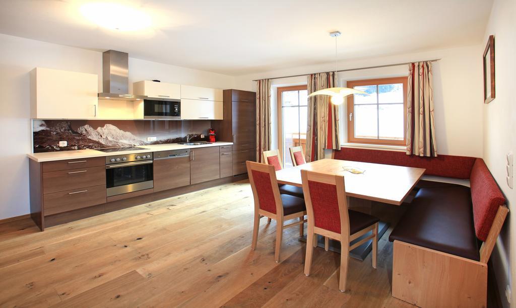 Tarlack Appartements Huetten 34 Leogang Rom bilde